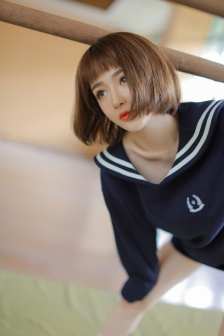 局长含着她的花蒂啃咬高潮